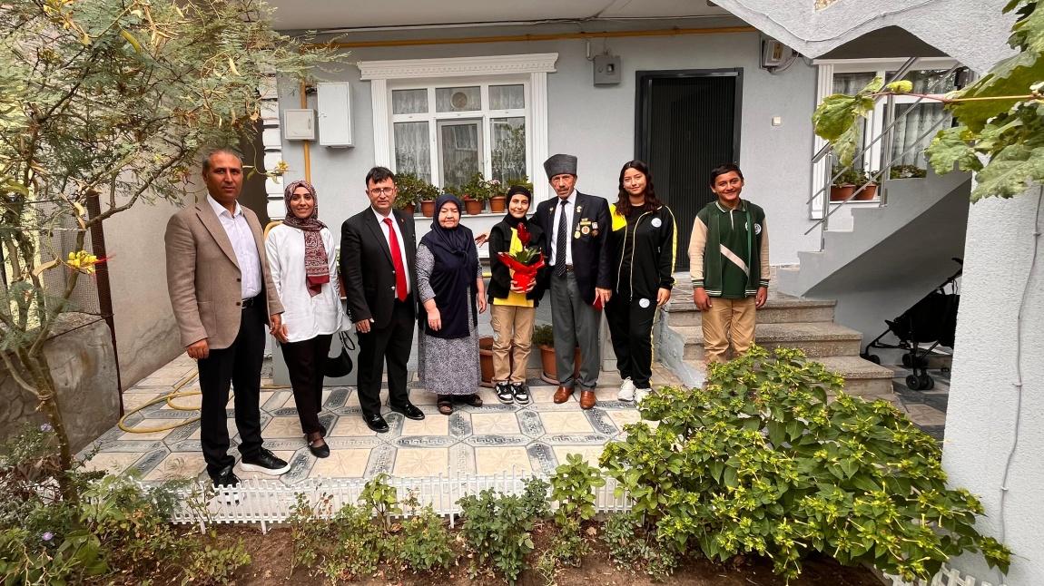 GAZİLER HAFTASI MÜNASEBETİYLE GAZİMİZ İBRAHİM ÇETİNTAŞ'I EVİNDE ZİYARET ETTİK